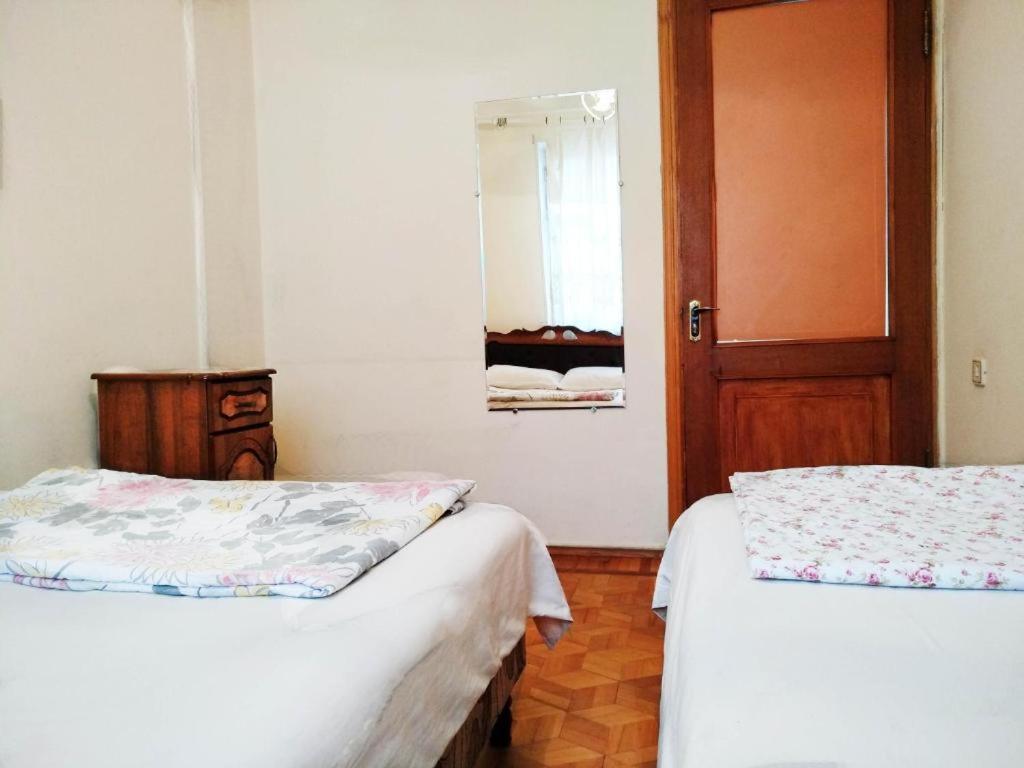 Hostel Sakharov&Tours Jerevan Exteriör bild