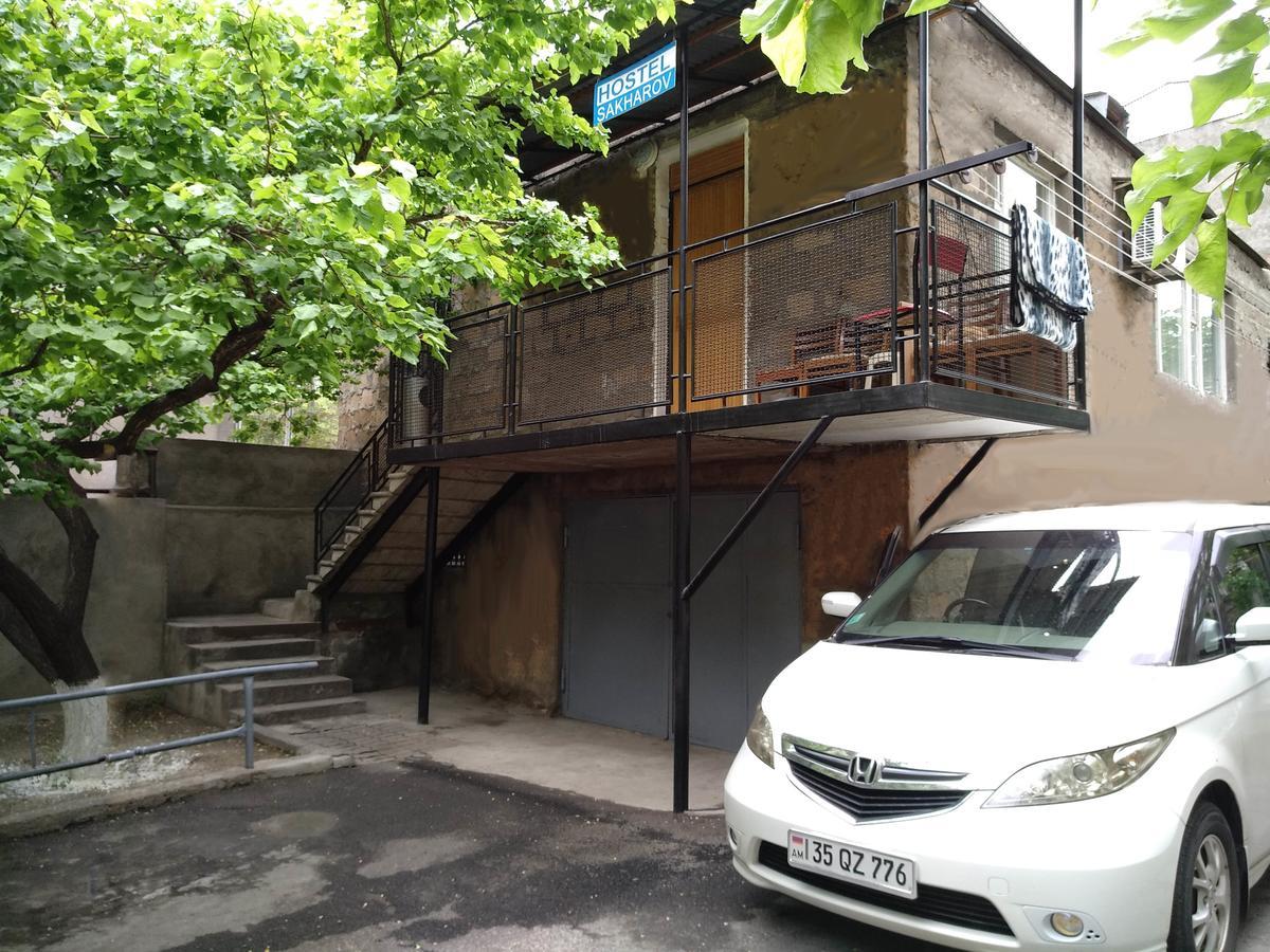 Hostel Sakharov&Tours Jerevan Exteriör bild